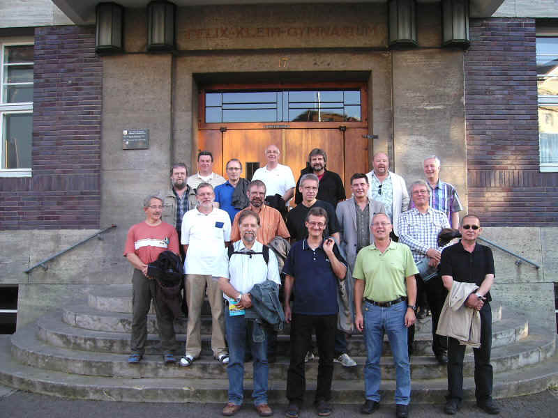 Klassenfoto auf der Treppe des FKG am 01.10.2011